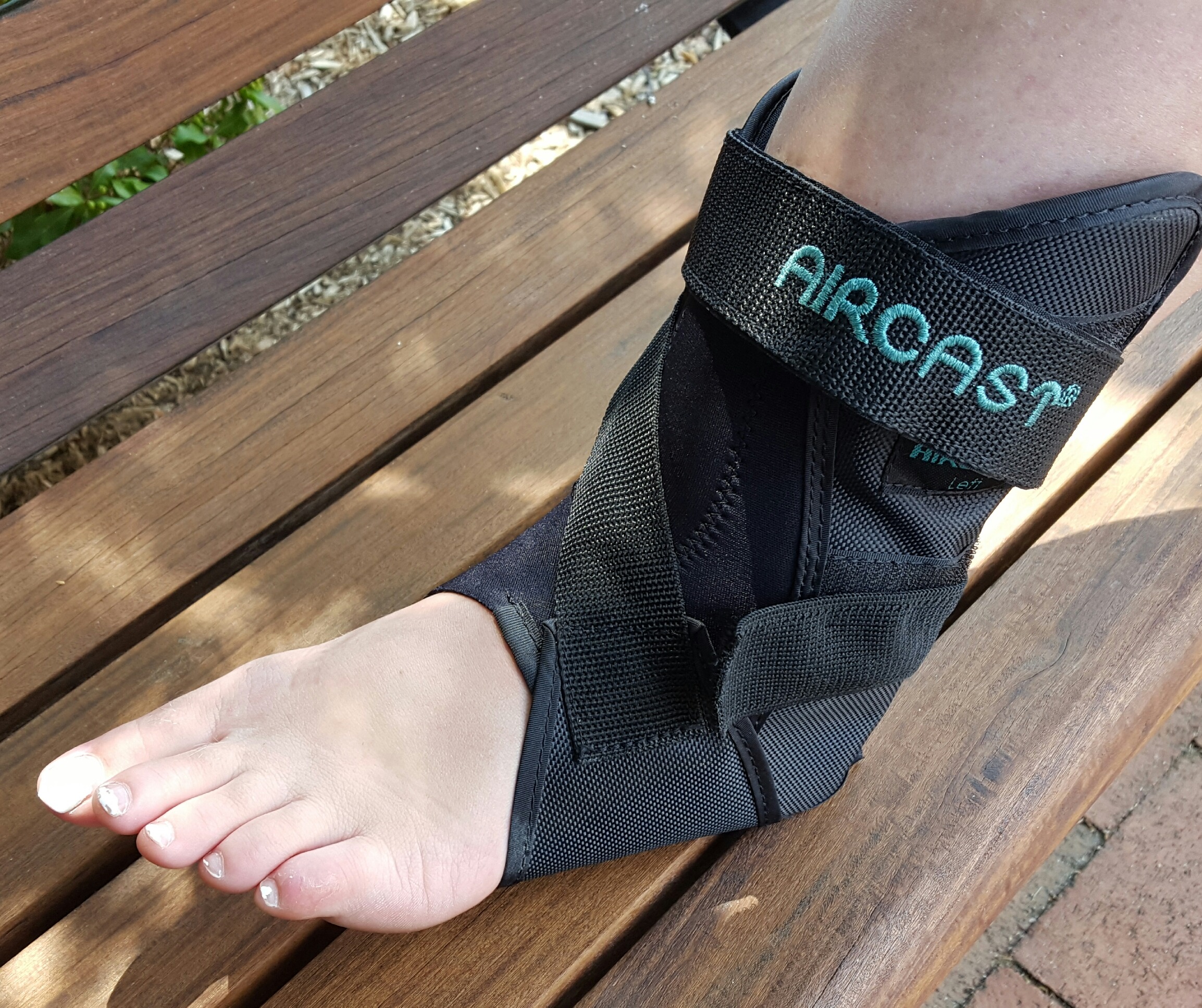 Ankle-brace-to-treat-ankle-sprain