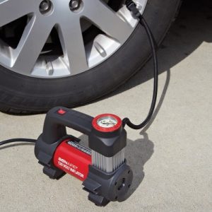 Essential Gears for a Roadside Emergency