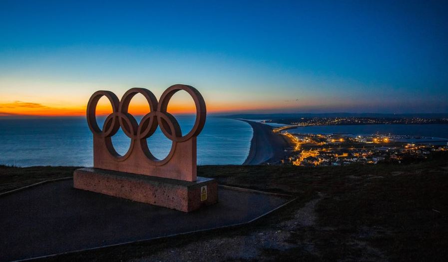A structure of the Olympics rings