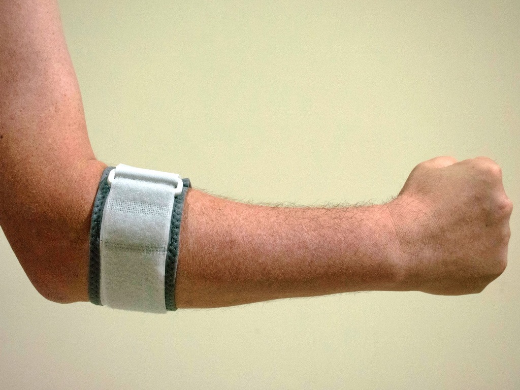 A counterforce brace to treat elbow injury